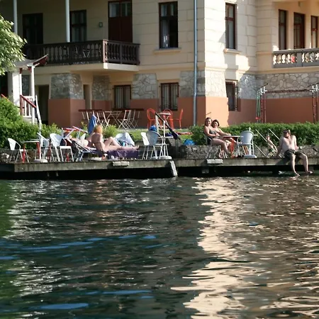 Seeappartements Excelsior Gartenpavillon Tatil Evi